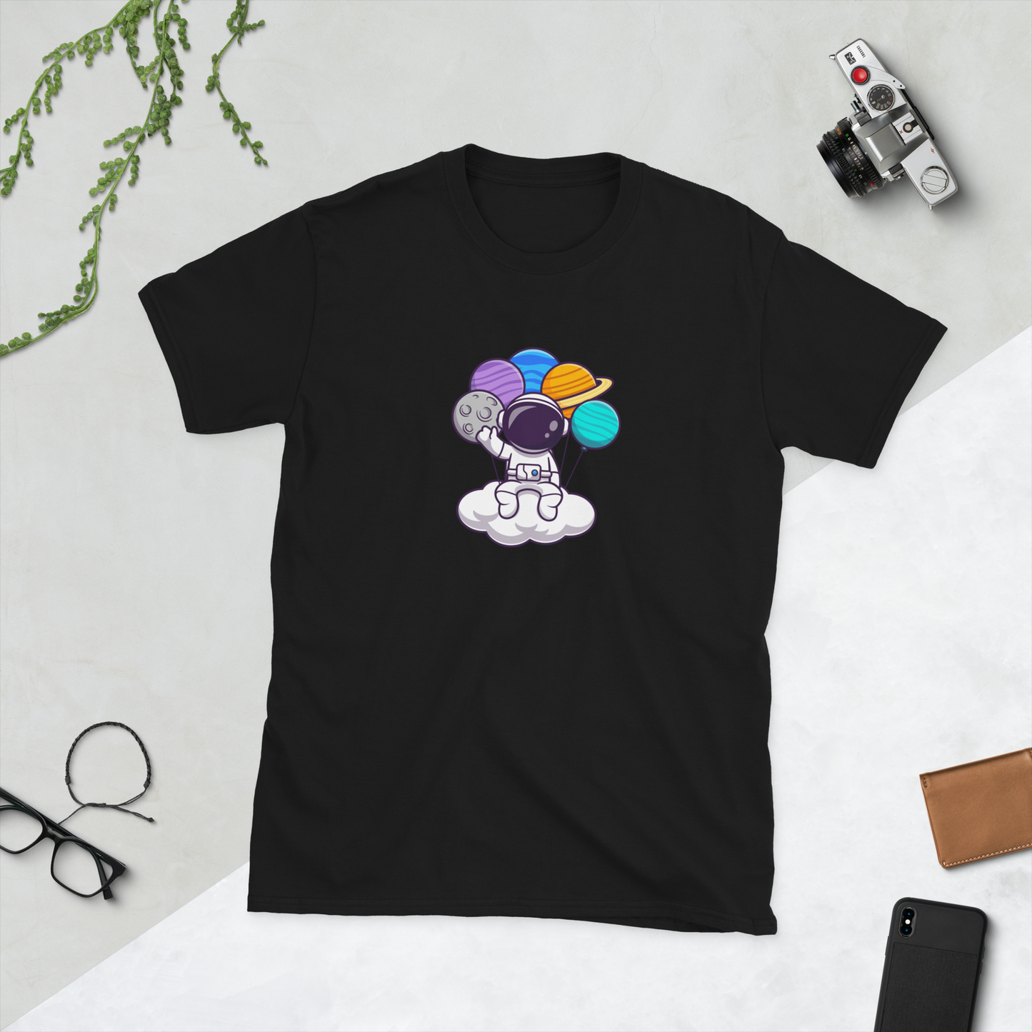 Unisex marškinėliai: Astronautas ant debesies